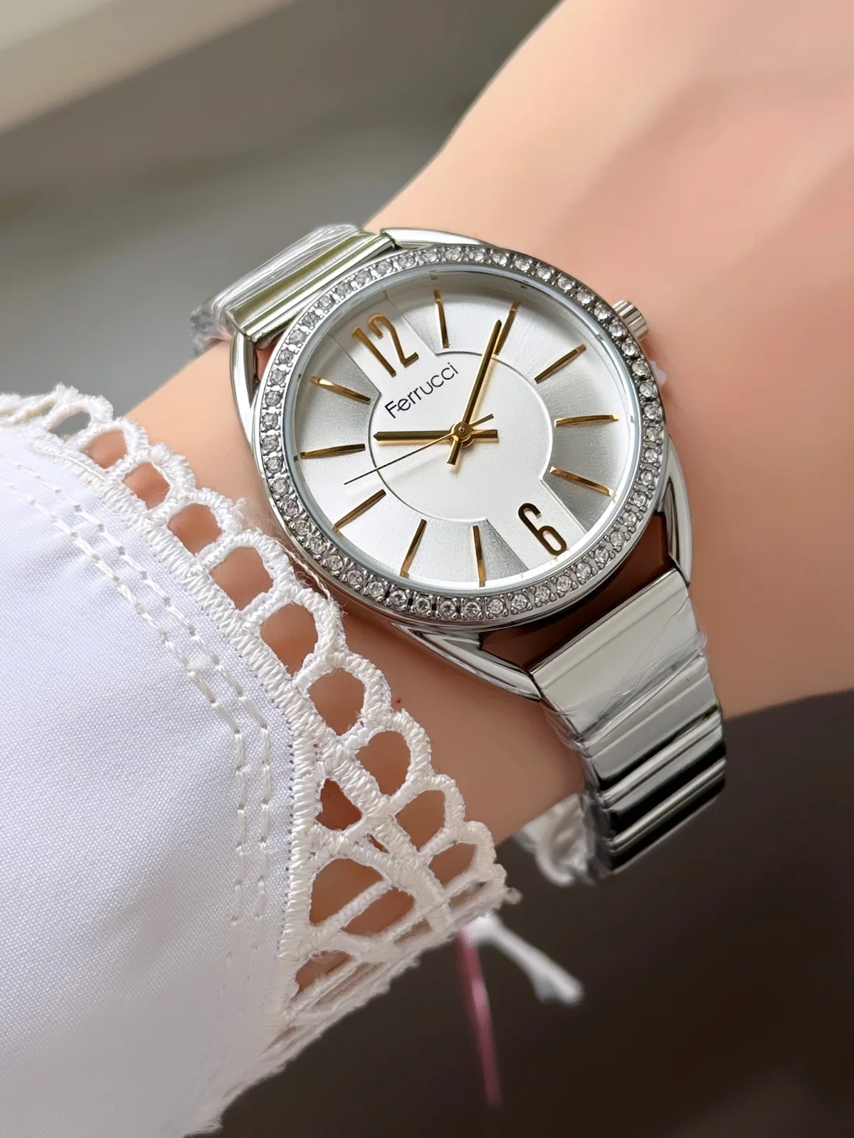Ferrucci FBG17278B Beyaz Kadranlı Çelik Kordonlu Kadın Kol Saati