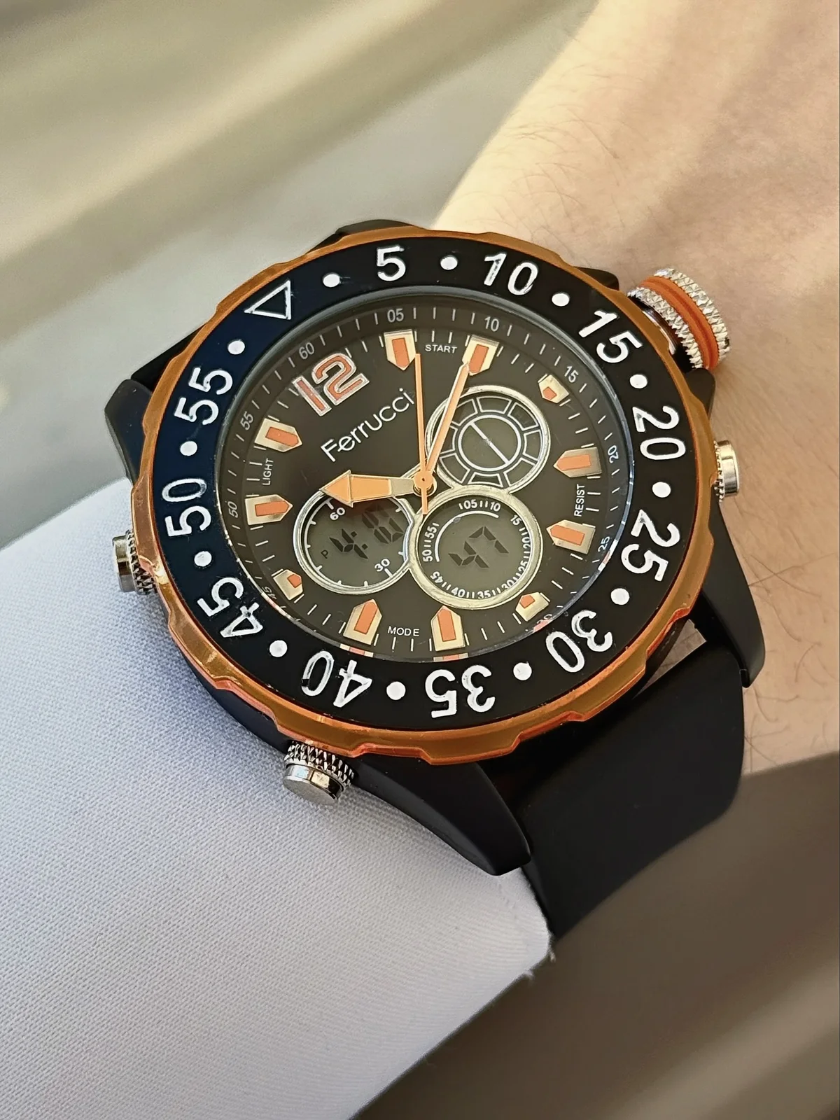 Ferrucci FED24013B Siyah Kadranlı Silikon Kordonlu Erkek Kol Saati