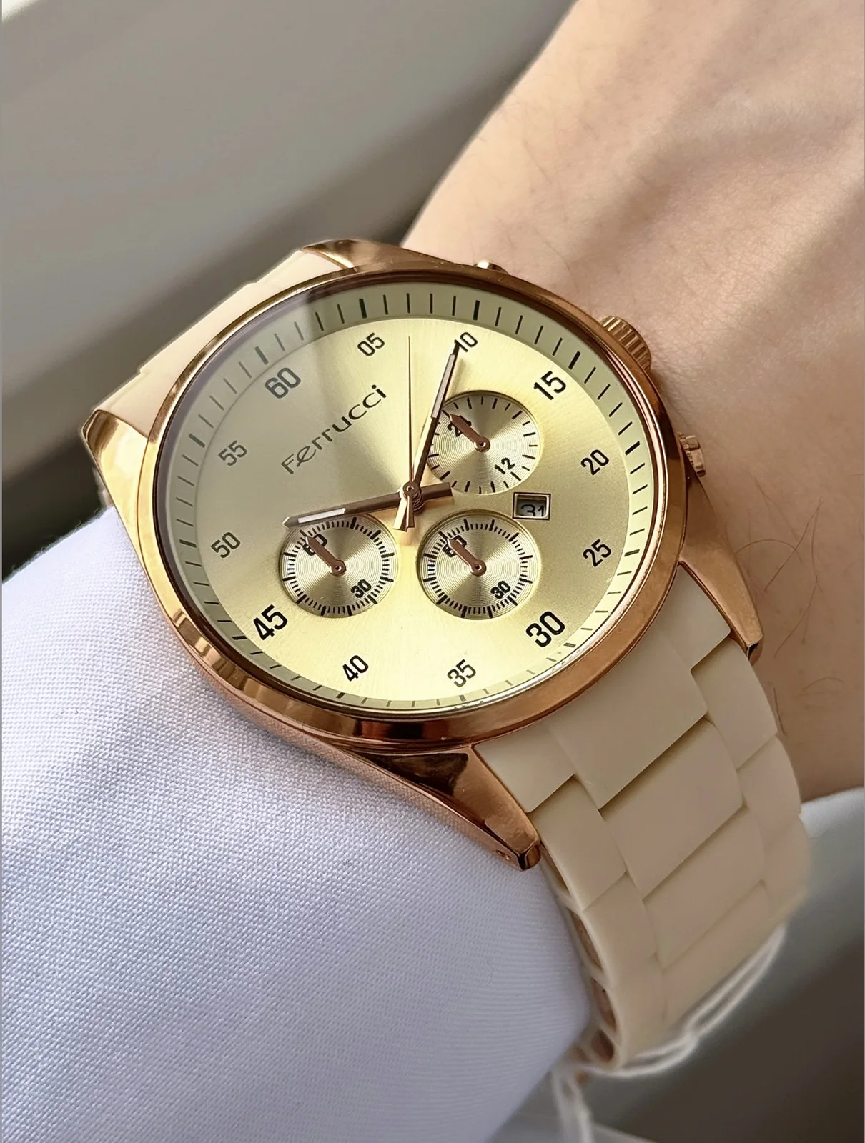 Ferrucci FEF26001B Altın Kadranlı Kauçuk Kordonlu Erkek Kol Saati