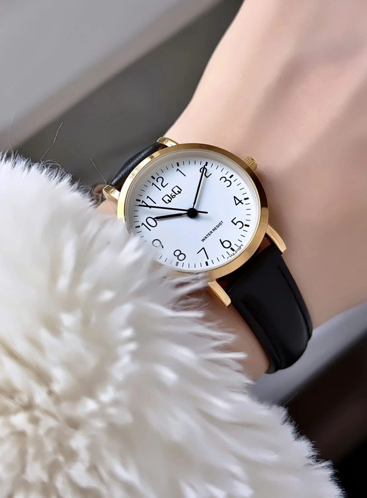 Q&Q QBA11024A Beyaz Kadranlı Deri Kordonlu Kadın Kol Saati