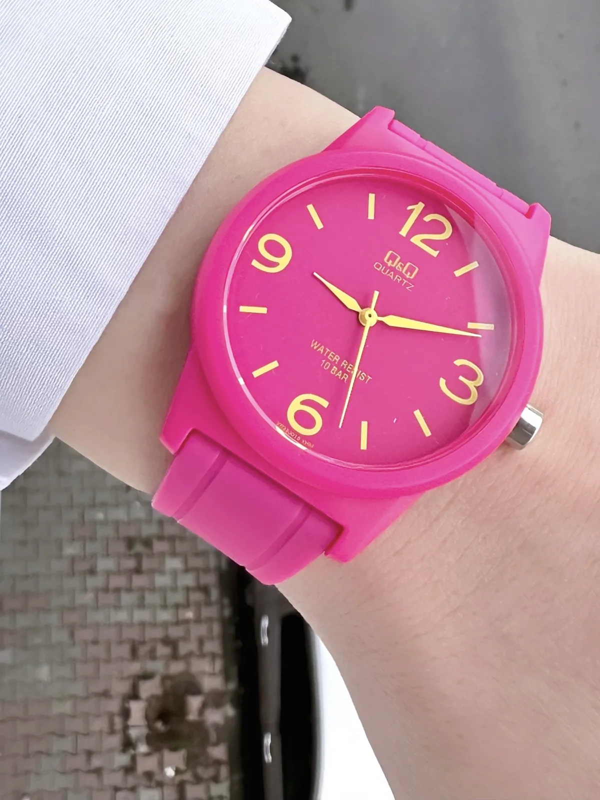 Q&Q QBD14007A Pembe Kadranlı Silikon Kordonlu Kadın Kol Saati