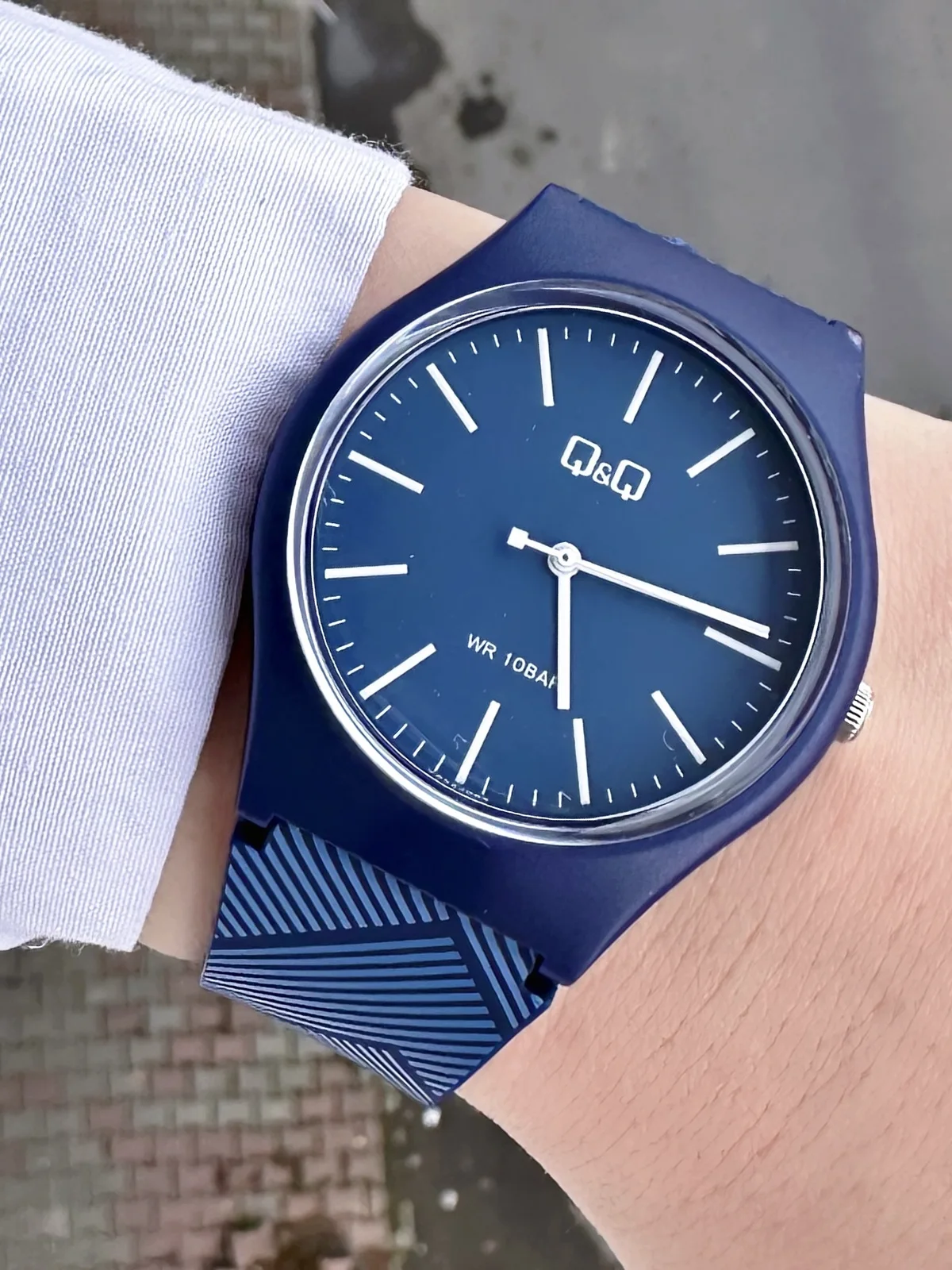 Q&Q QBD14010C Lacivert Kadranlı Silikon Kordonlu Kadın Kol Saati