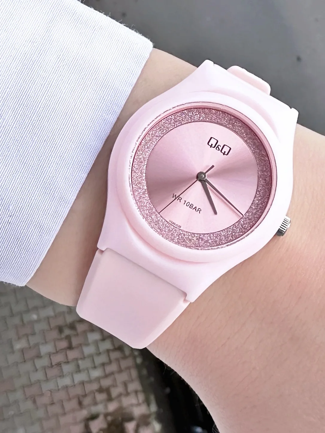 Q&Q QBD14030A Pembe Kadranlı Silikon Kordonlu Kadın Kol Saati